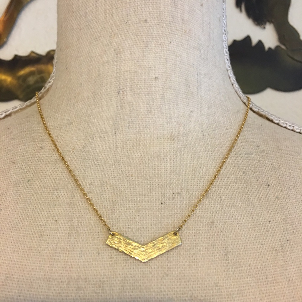 Gold tone textured bar sparkle chain necklace